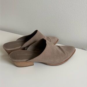Treasure & Bond Women's Taupe Suede Mules